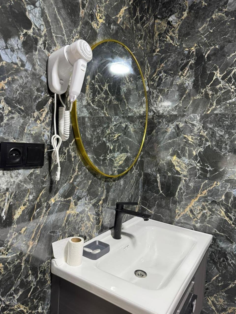 Hotel 770 Батуми Экстерьер фото